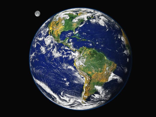 la tierra sin satélites alrededor