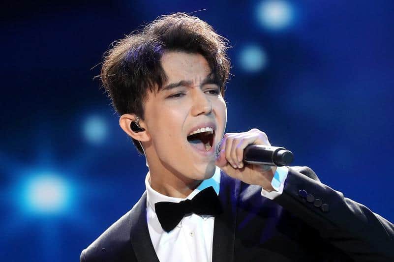 Dimash kudaibergen cantando
