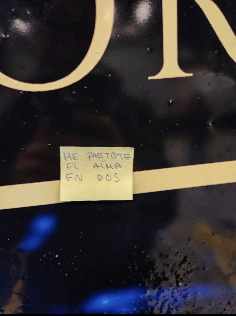 Altar de satoru Gojo en Chile